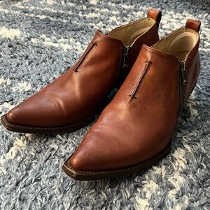 Women’s FRYE booties size 9